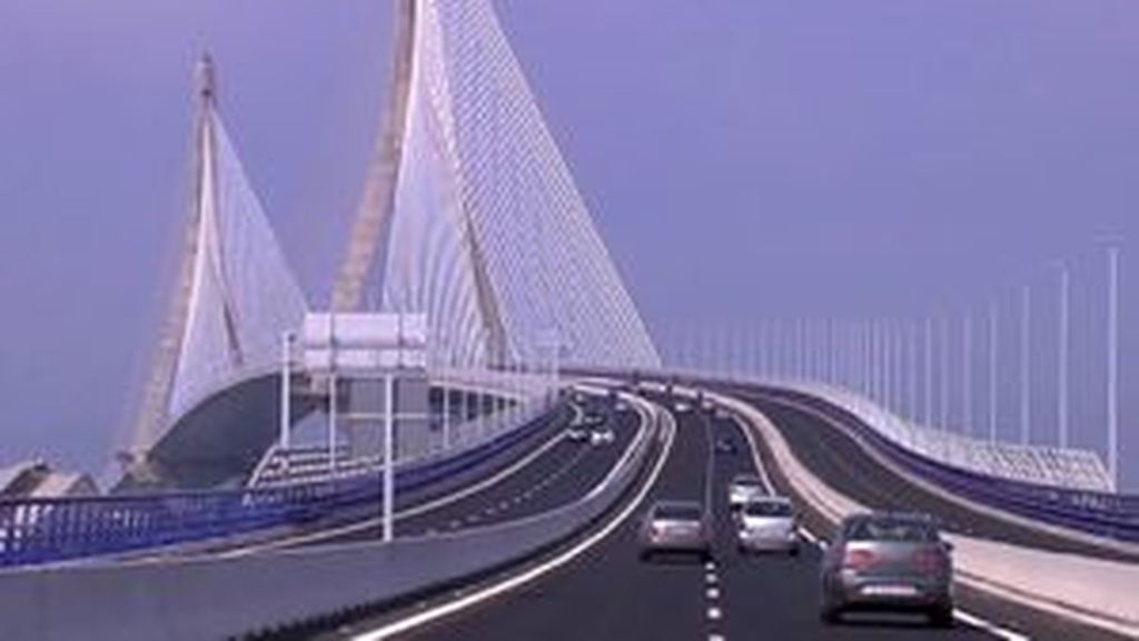 El Puente de la Pepa, en Cádiz, abre al tráfico este fin de semana