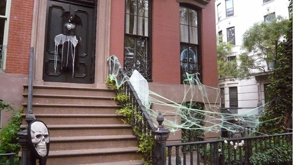 Los famosos 'visten' sus casas para Halloween