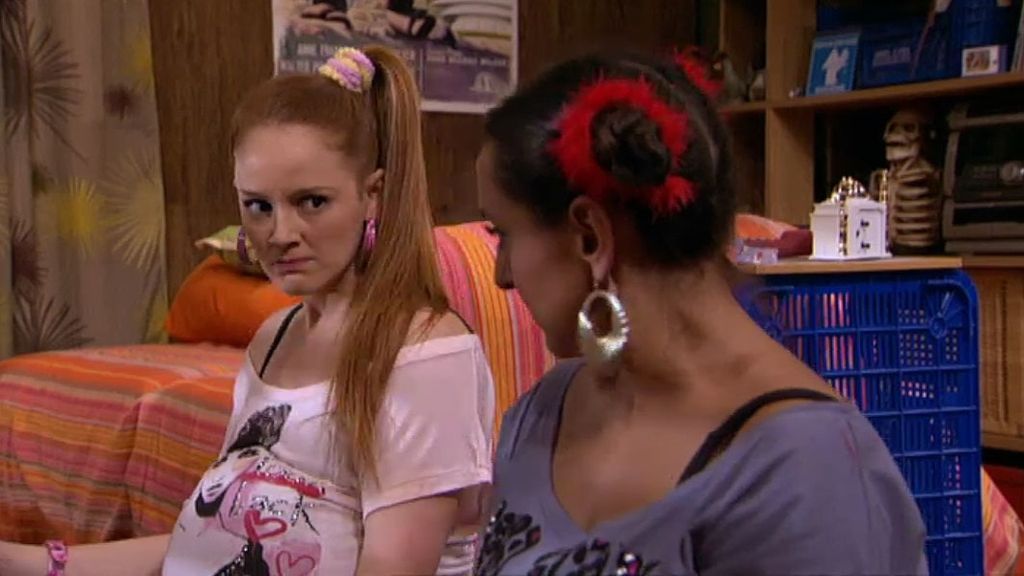 Las dos amigas son capaces todo con tal de ligar