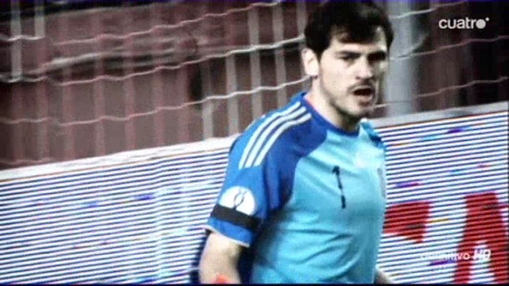 Iker Casillas salvó a España cuando se complicó el partido ante Ucrania en el Pizjuán