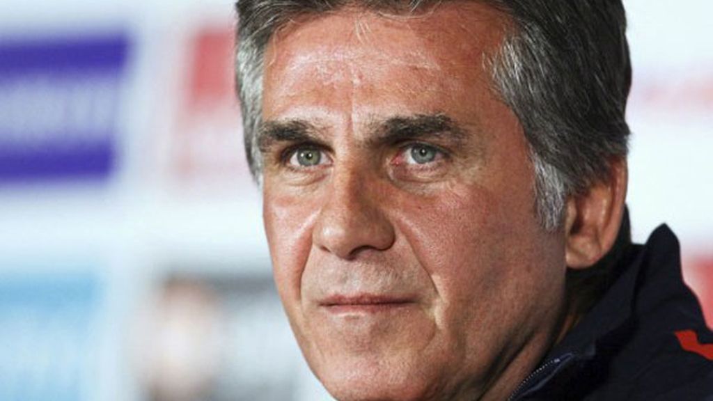 Foto de archivo del entrador de fútbol portugués Carlos Queiroz