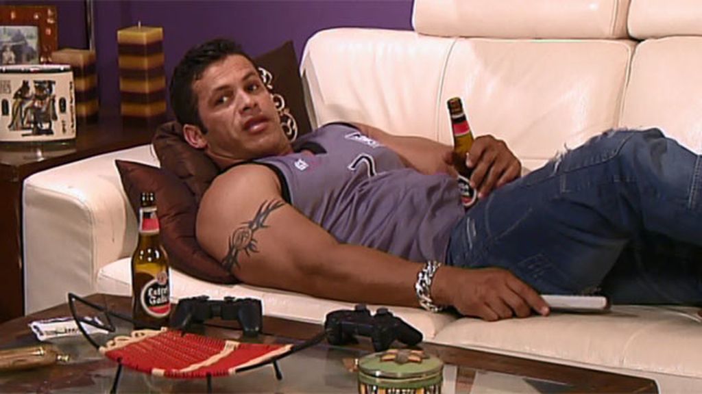 Una gogó brasileña vuelve loco a Fran