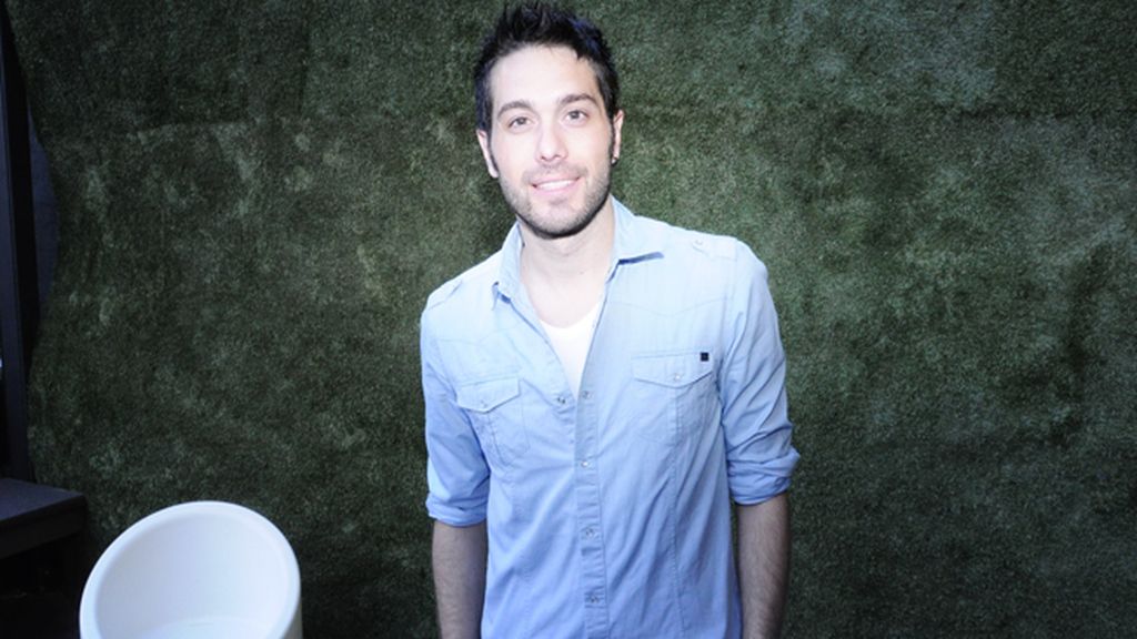 El televisivo Dani Martínez disfrutando de una de las primeras noches veraniegas de Madrid en la terraza "Anhela"