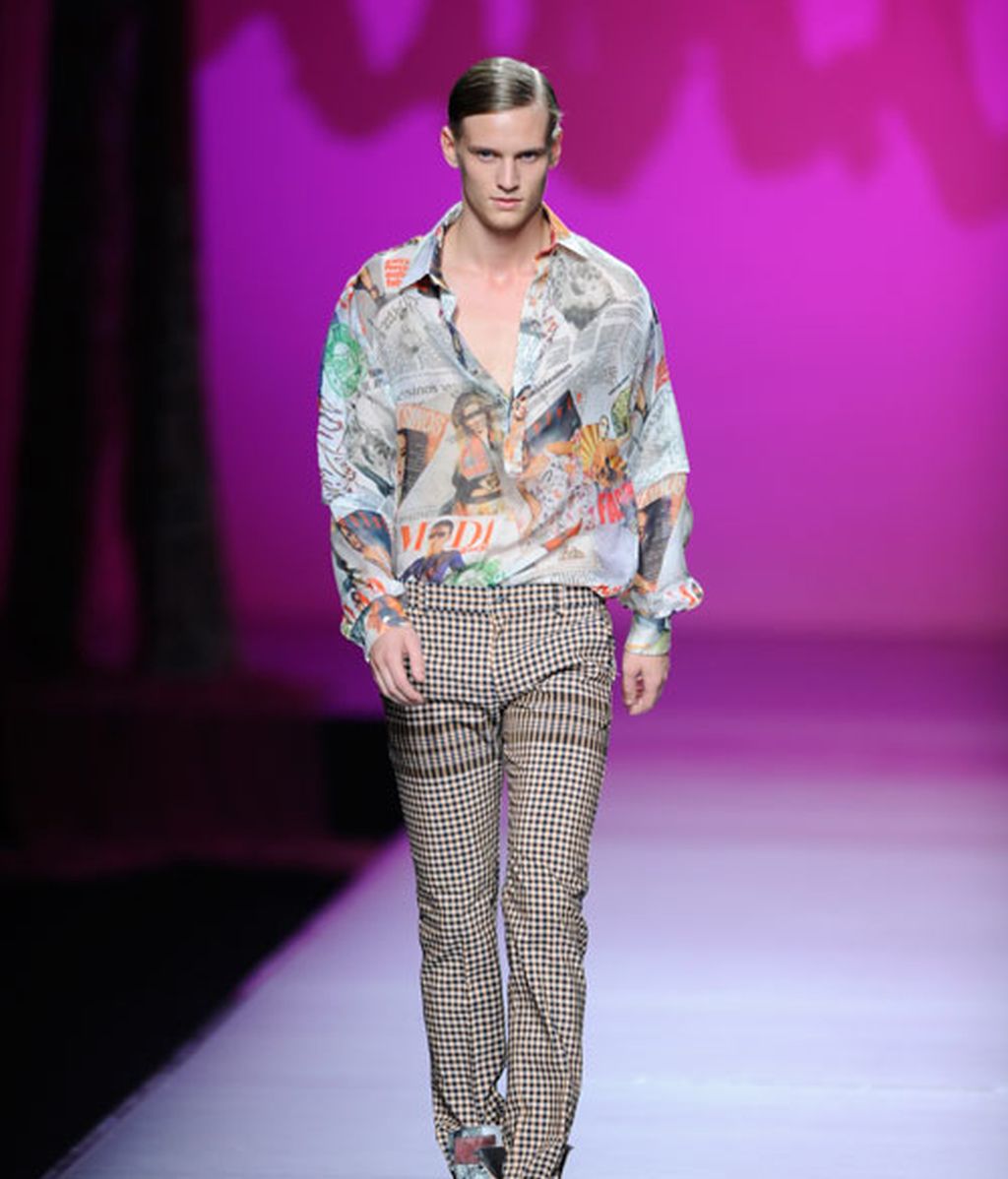 Pasado y presente se fusionan en el desfile de Francis Montesinos