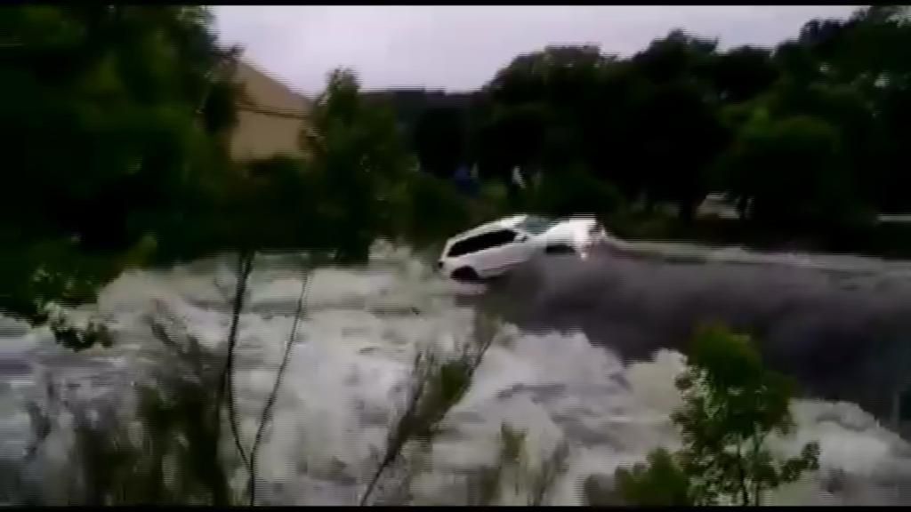 Las lluvias y los tornados azotan EEUU