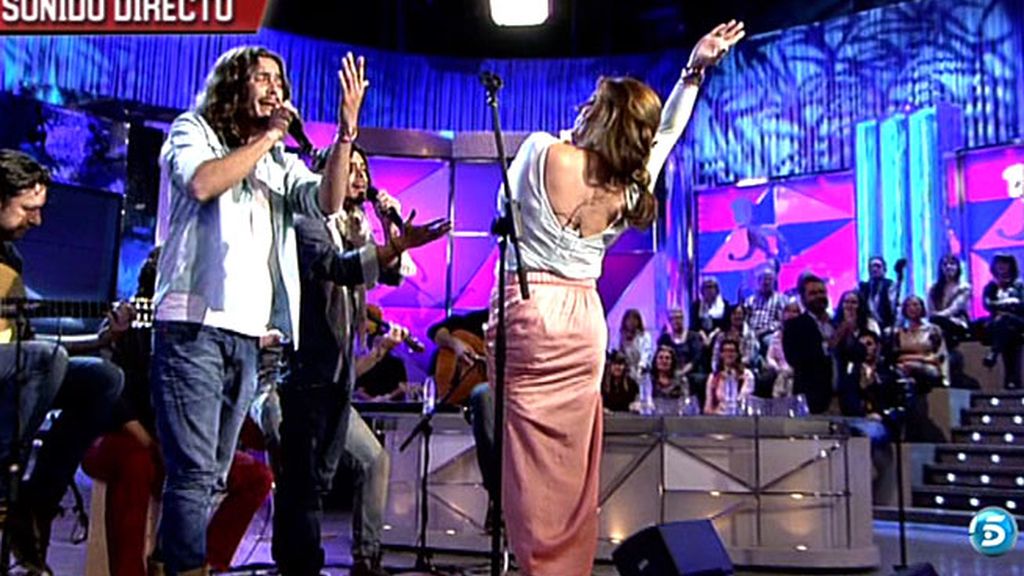 Raquel Bollo baila con Macarines