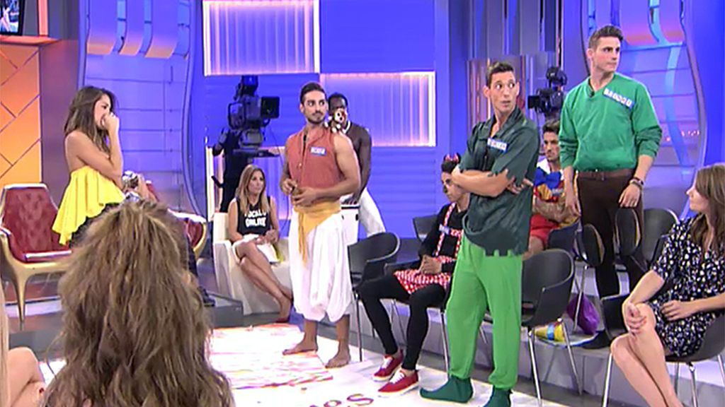 ¡Adrián gana el reto de disfraces de Disney! ¡Adrián gana el reto de disfraces de Disney!