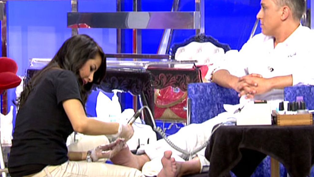 Manicura y pedicura en 'Sálvame'