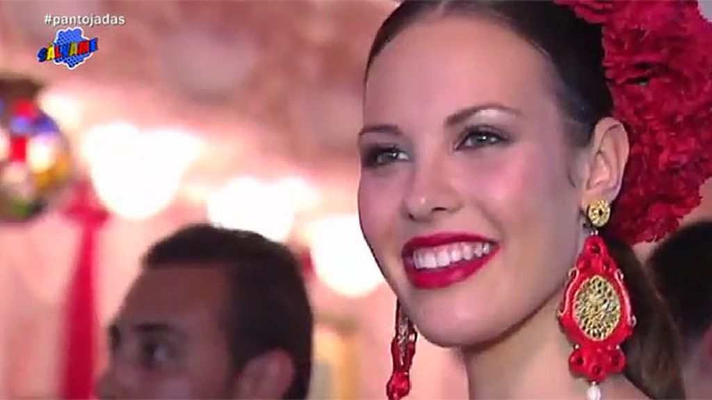 Kiko sale de su casa junto al hermano de Jessi mientras ella disfruta de la feria