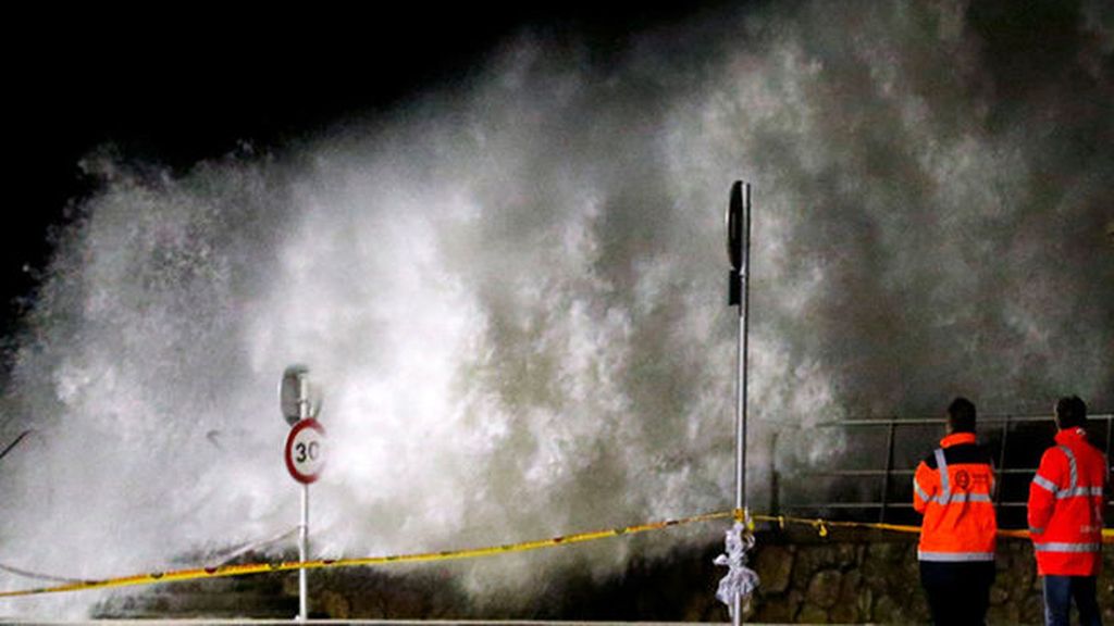 El temporal azota la costa del norte del país