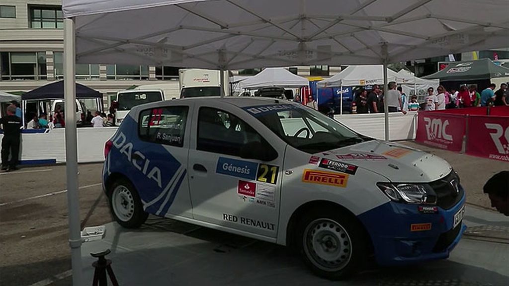 Renault rompe moldes en el Certamen Nacional de Rallyes