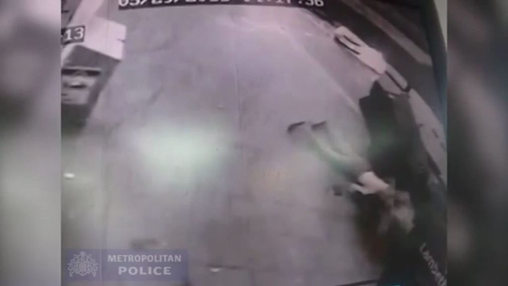 SOS de la policía inglesa para buscar al autor de este brutal atropello