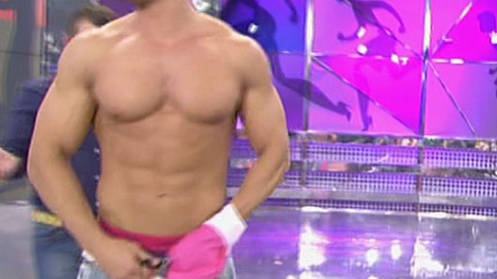 Rafa Mora presume de cuerpo