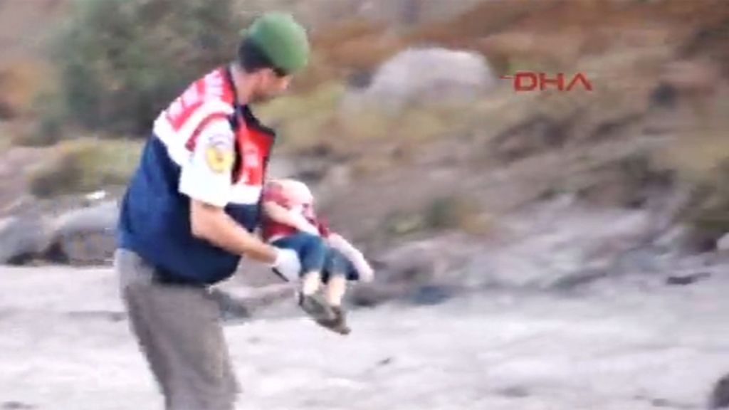 Tres niños mueren ahogados tratando de alcanzar las costas de Grecia