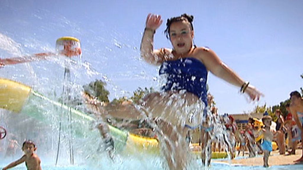¡Chiqui al agua!