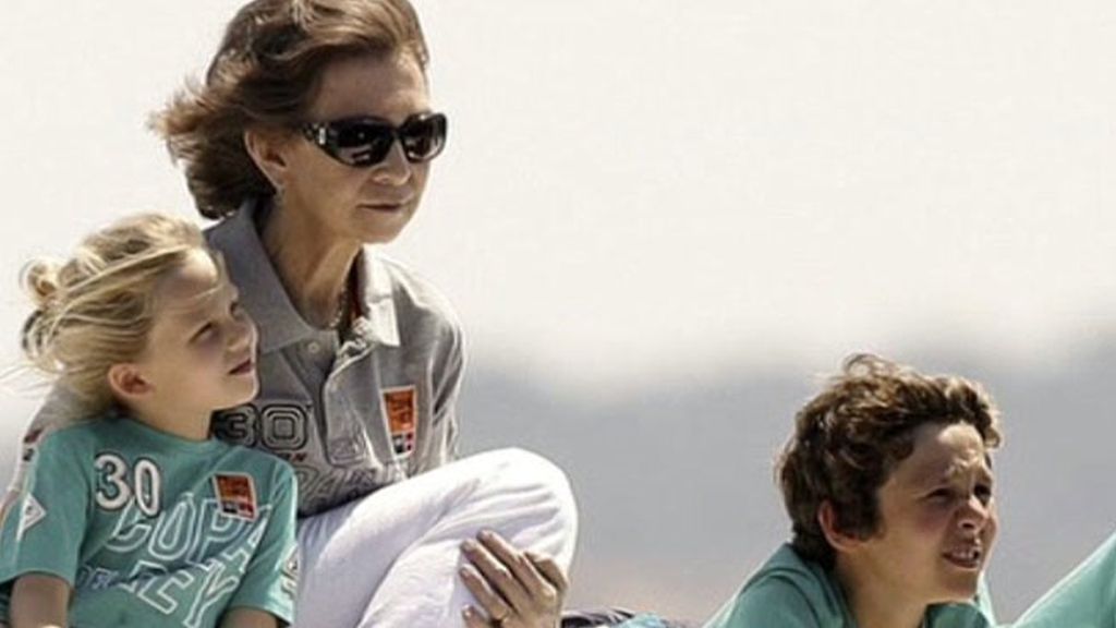 Letizia llega a mallorca con sus hijas