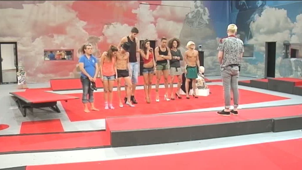 Álvaro, 'fashionista' del desfile, ler valora