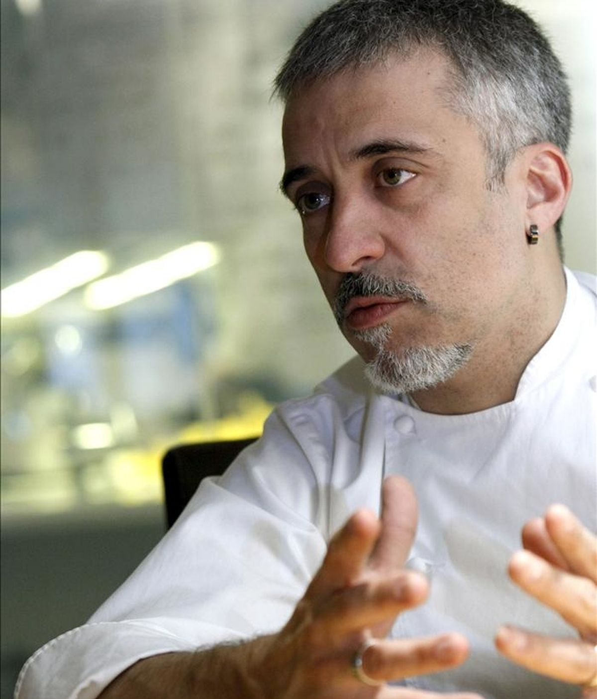 En la imagen, el cocinero Sergi Arola durante una entrevista con Efe. EFE/Archivo