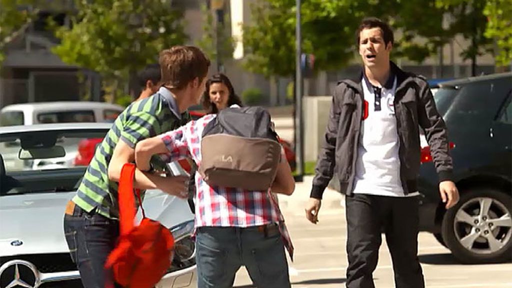 La abuela de Jacobo descubre al mejor amigo de su nieto saliendo con Lidia