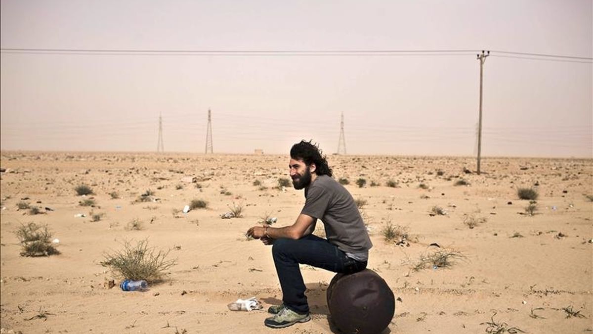 Fotografía tomada el pasado 30 de marzo del fotógrafo español Manuel Varela de Seijas Bravo, conocido profesionalmente como "Manu Brabo", desplazado para cubrir la guerra en Libia. EFE