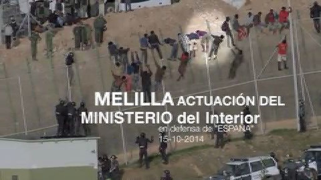 Una ONG muestra una 'devolución en caliente' de un inmigrante atado y herido