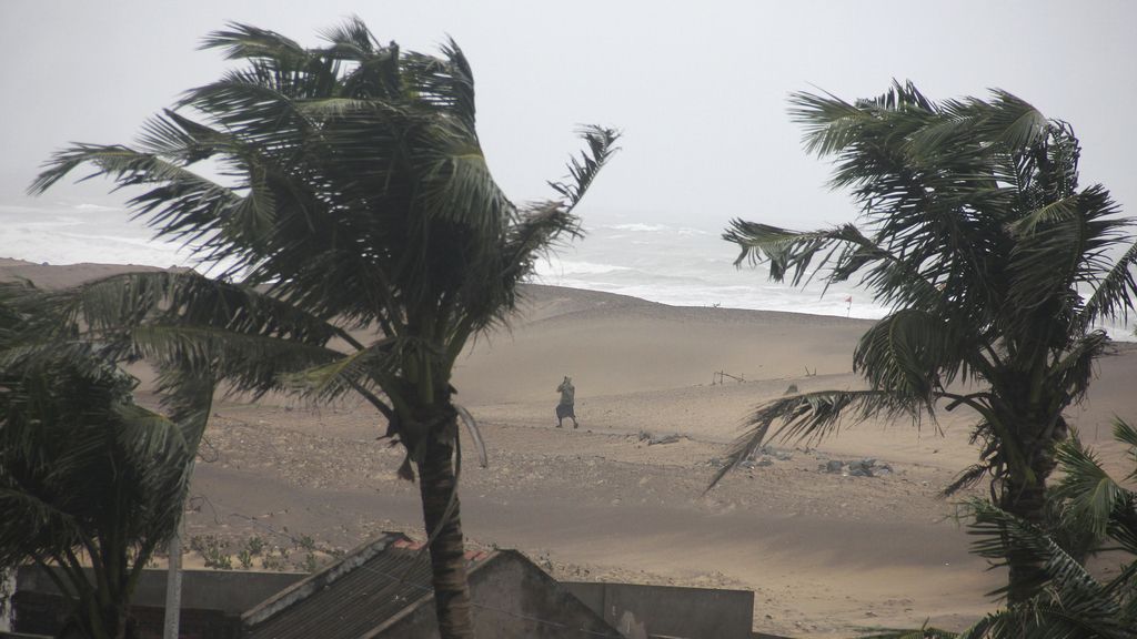 El ciclón Hudud deja cinco muertos en la India