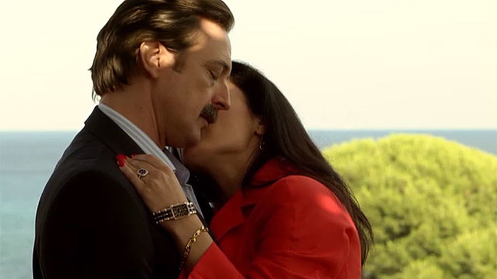 Julián, a Isabel: "Quiero que seas mi gitana, mi mujer, mi alcaldesa"