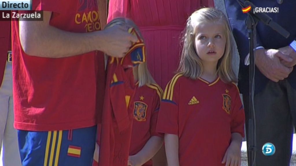 Las hijas de los Príncipes de Asturias disfrutan con La Roja