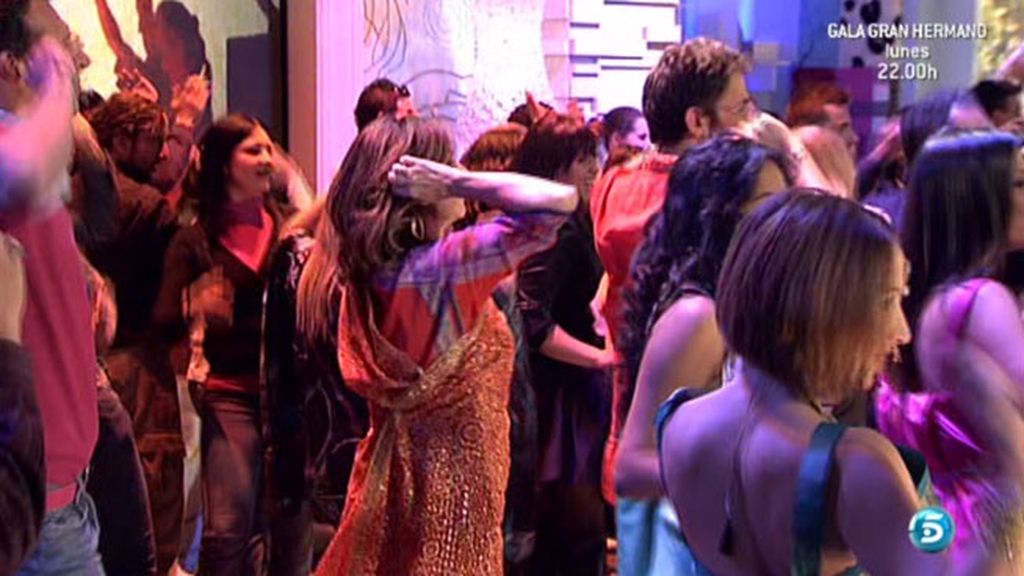Ana Rosa, sus colaboradores y el público han demosstrado sus dotes para el baile