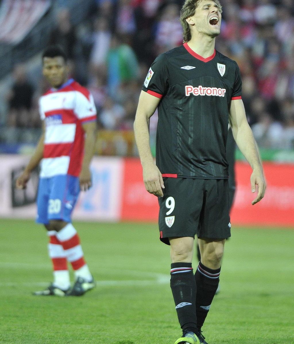 Llorente se lamanta tras fallar un penalti ante el Granada