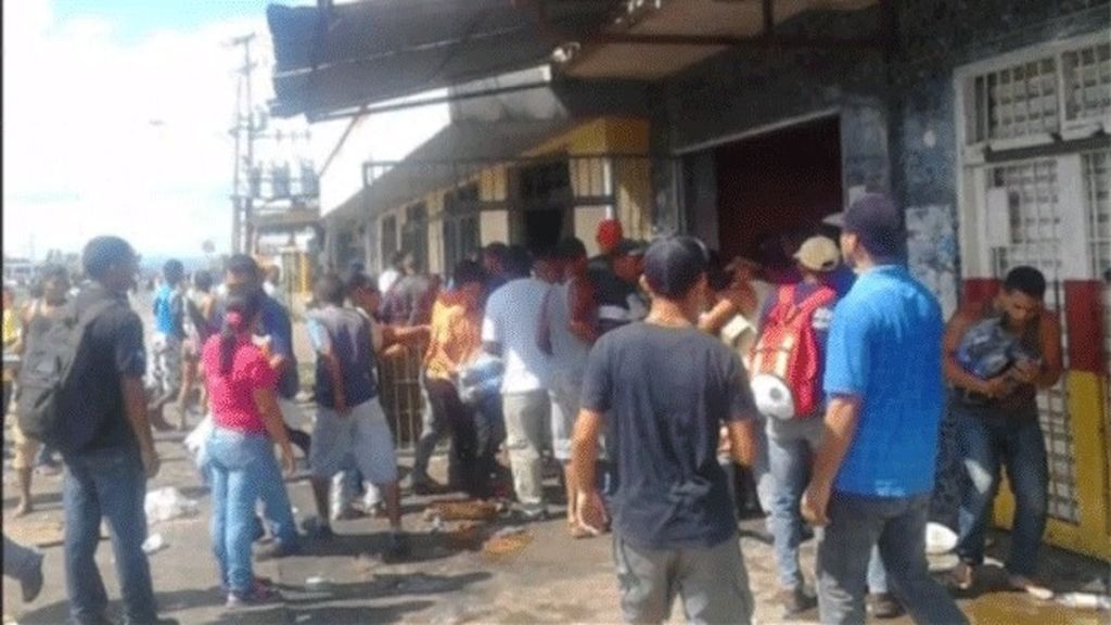 Un muerto durante un saqueo en un supermercado venezolano en San Félix