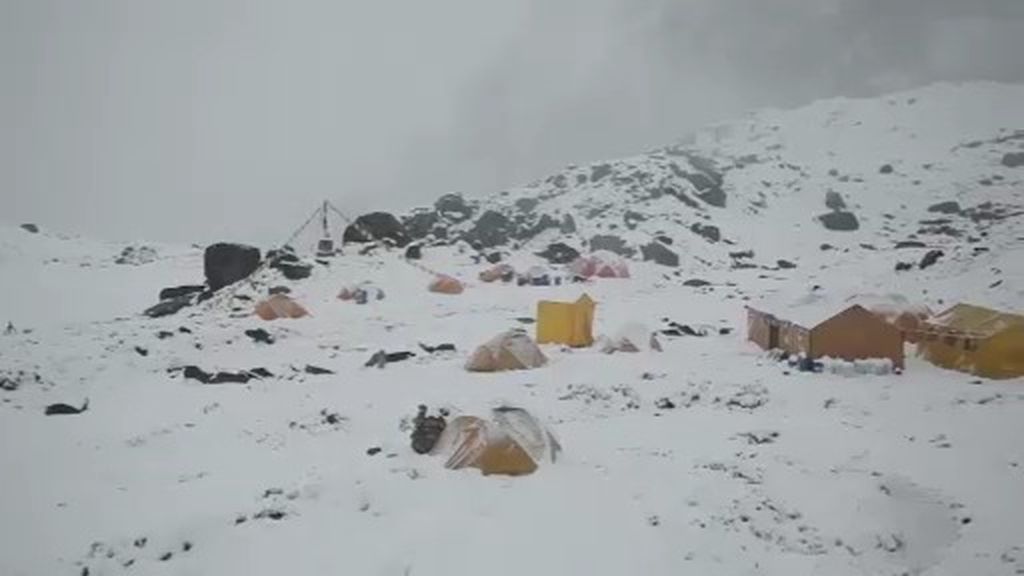 Se producen las primeras evacuaciones en el campo base del Everest