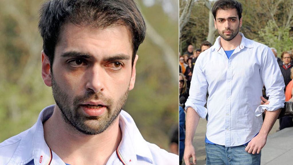 Amigos de Sara en el tanatorio