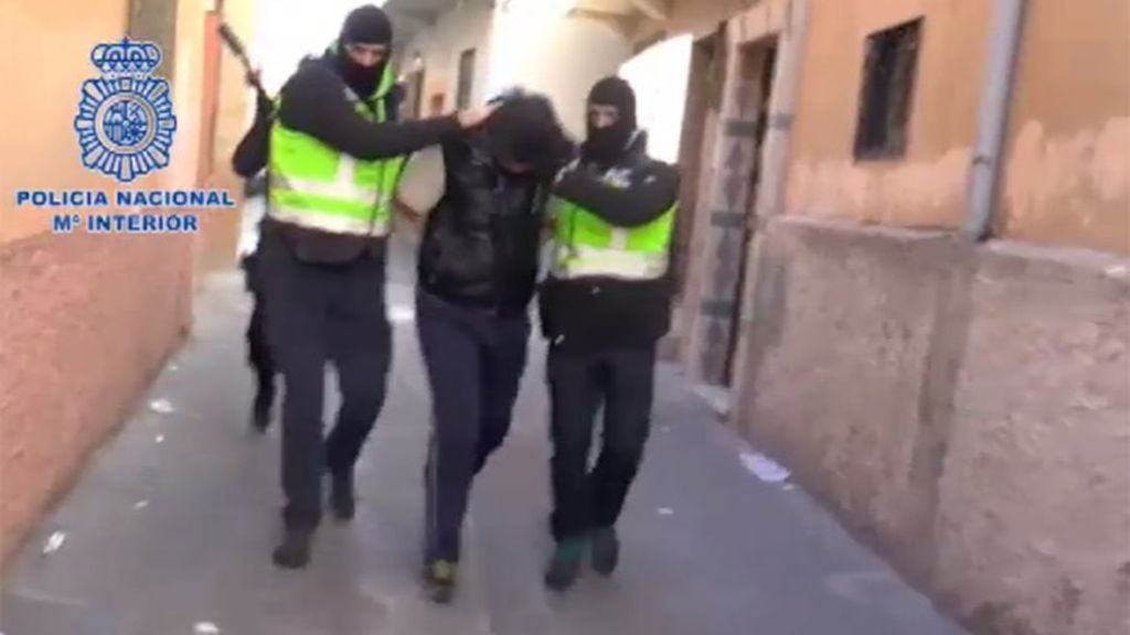 Detenidos dos miembros de una célula yihadista preparada para atentar en España