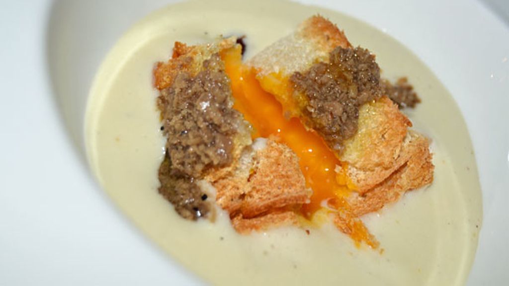 Nuestro Huevo con Patata, Trufa y Jamón