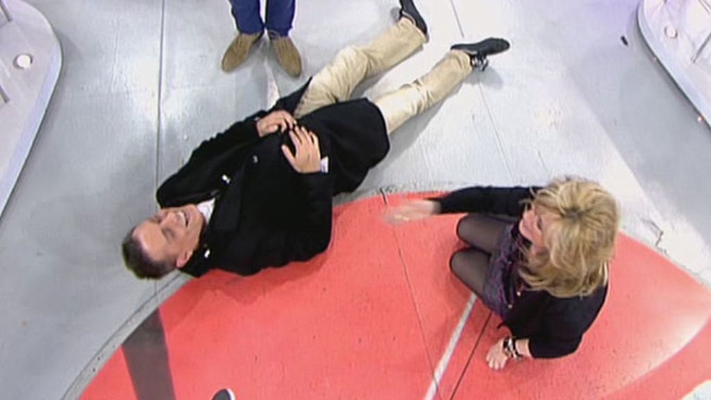 Lydia Lozano imita a Dorso, la mascota de GH 12+1, y Kiko H. a Pepe