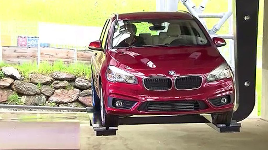 BMW presenta su primer monovolumen