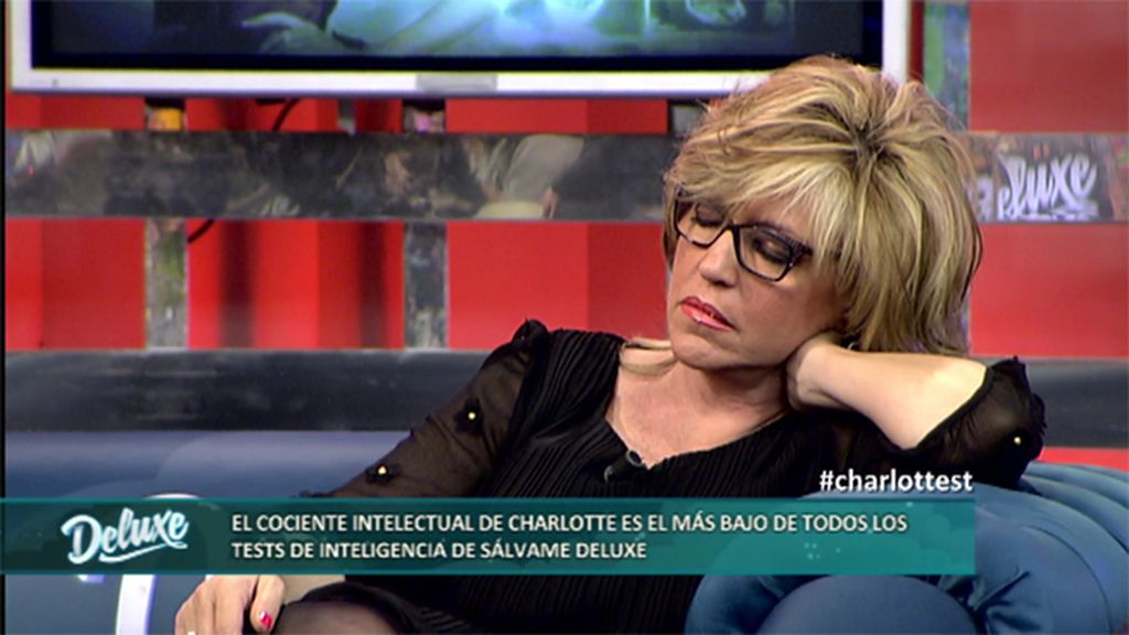 Lydia Lozano se duerme en plató durante la entrevista a Charlotte: “¿Molesto a alguien?