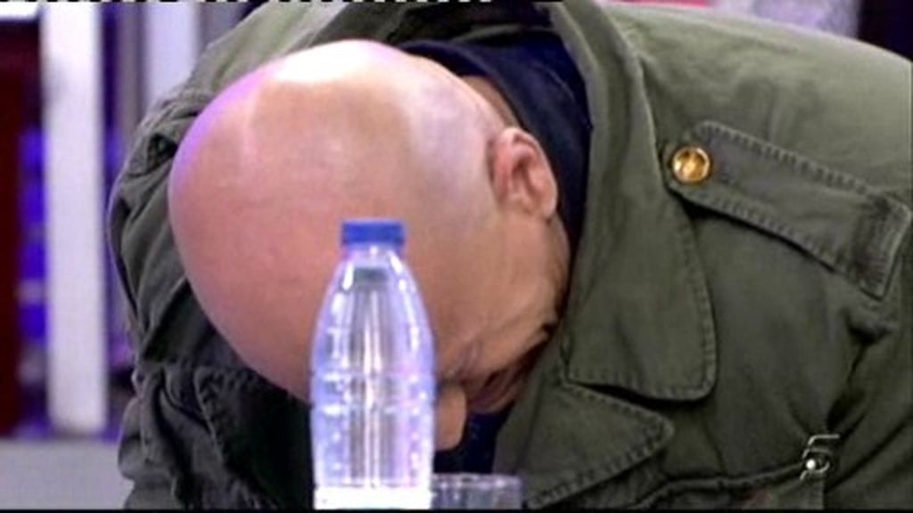 El colaborador también imita el llanto de Lydia Lozano