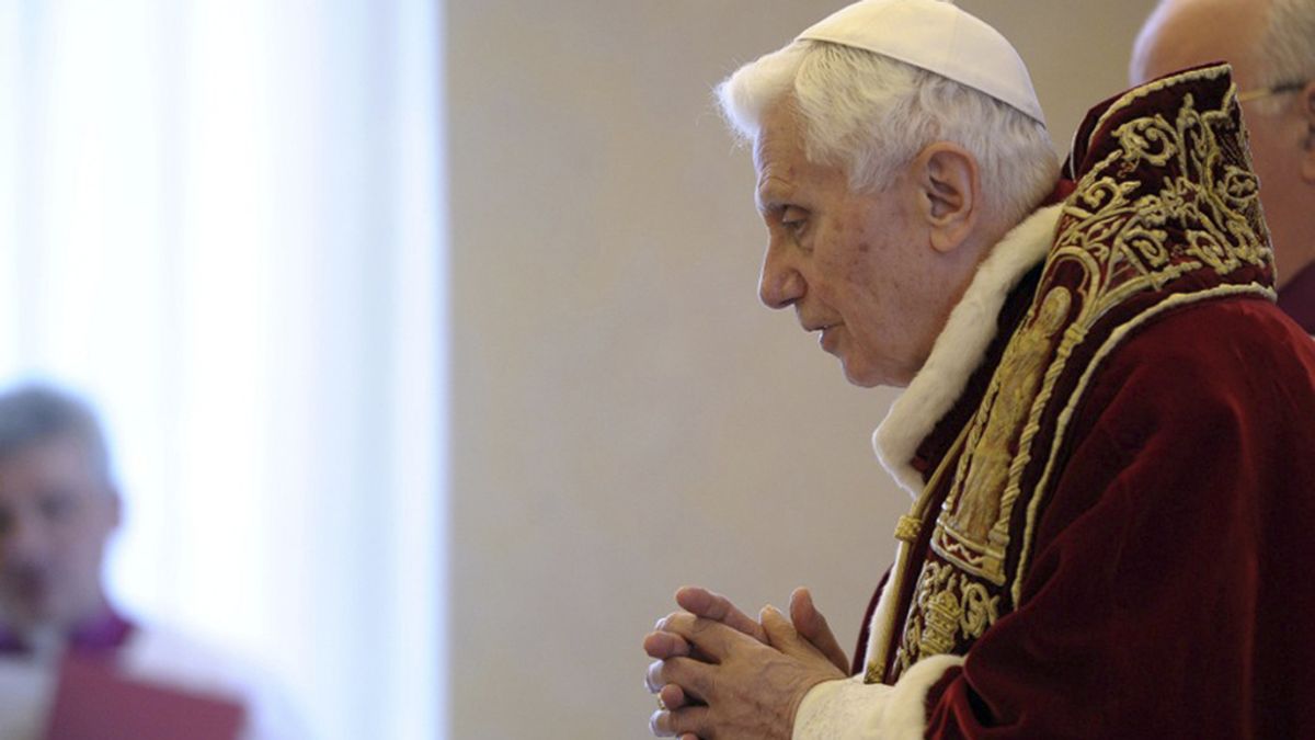 El Papa Benedicto XVI renuncia al pontificado