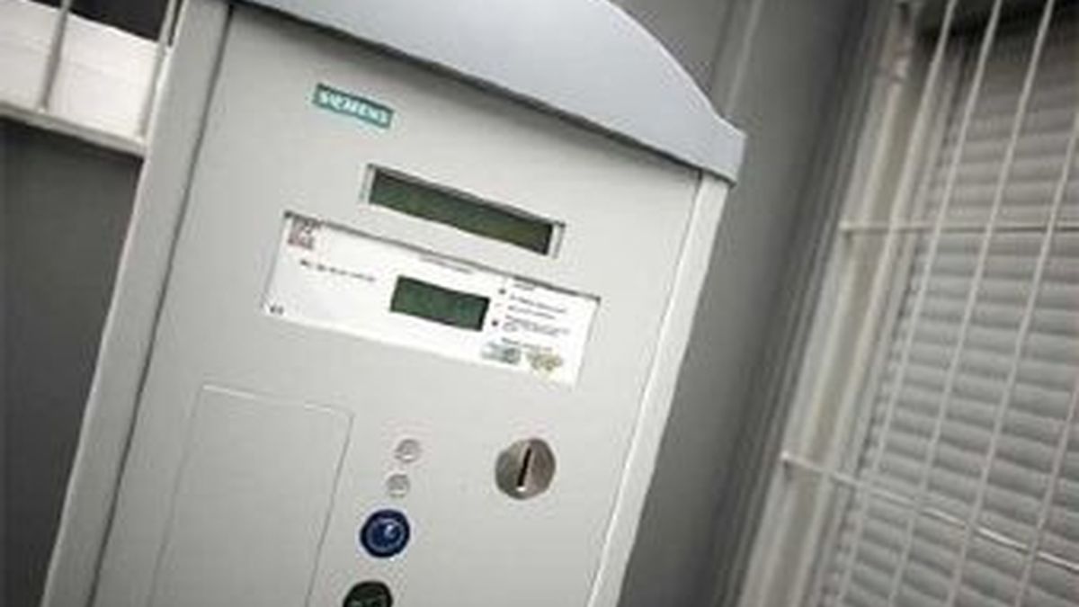 La máquina en la que tendrán que abonar sus impuestos las prostitutas e la ciudad alemana de Bonn. Foto EFE
