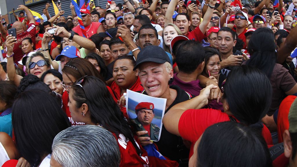 Traslado del féretro de Chávez a la Academia militar en Caracas