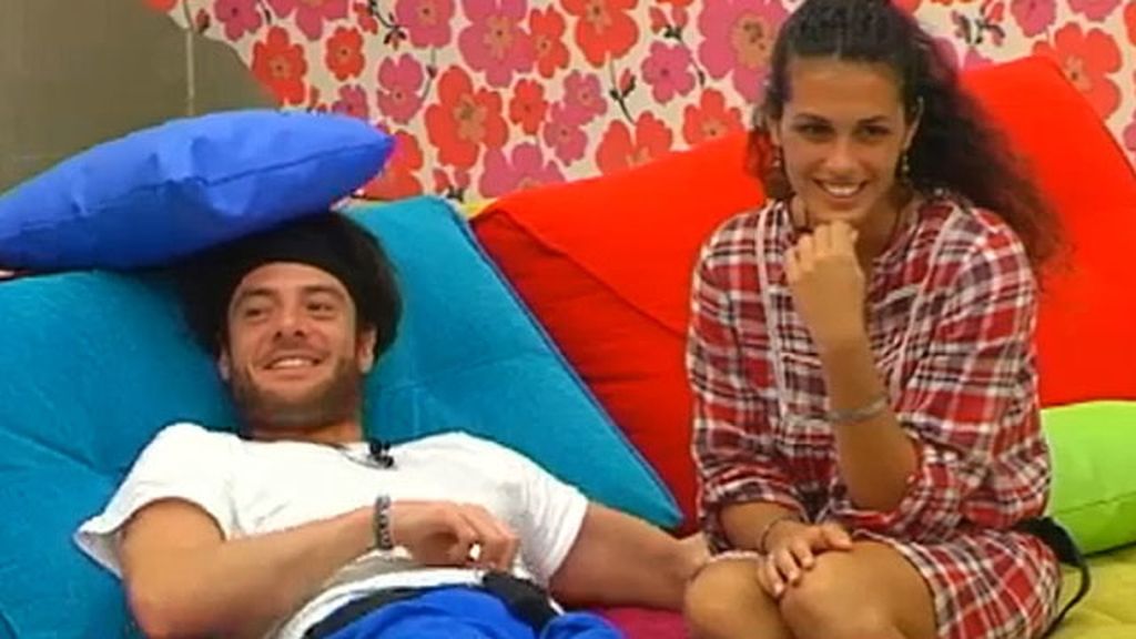 Juegos de manos en el sofá