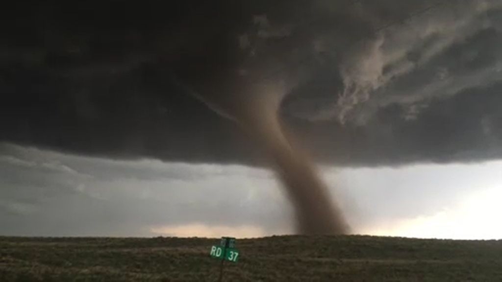 Los tornados sacuden el medio oeste y el sur estadounidense