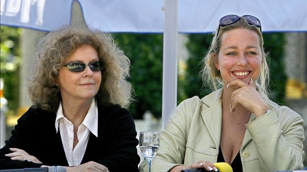 Las directoras del Festival de Bayreuth, Katharina Wagner (d) y Eva Wagner-Pasquier durante unrueda de prensa en Bayreuth (Alemania). EFE/Archivo