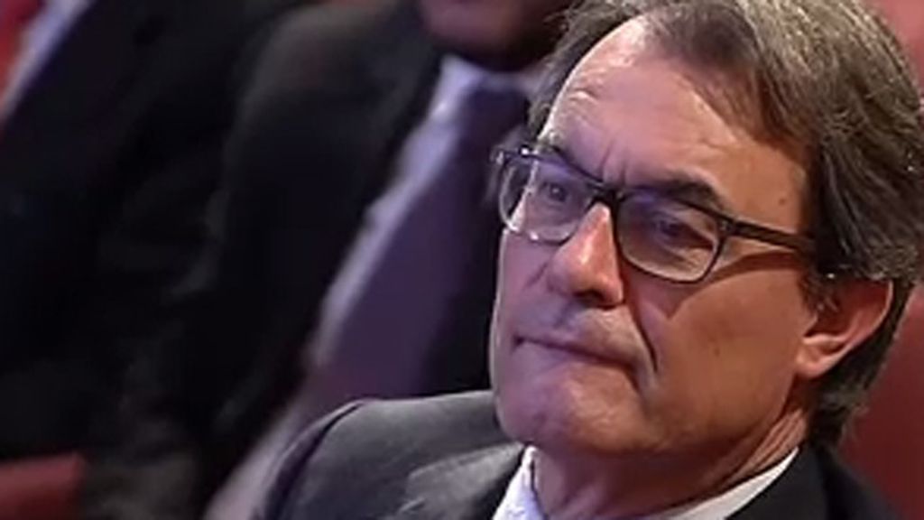 Artur Mas avanza en su desafío en una semana clave