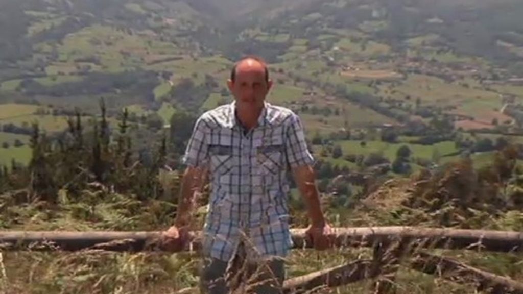 Melendi quiere encontrar una compañera de baile que le quiera, que quiera formar una familia y que le ayude a vivir su día a día en el pueblo