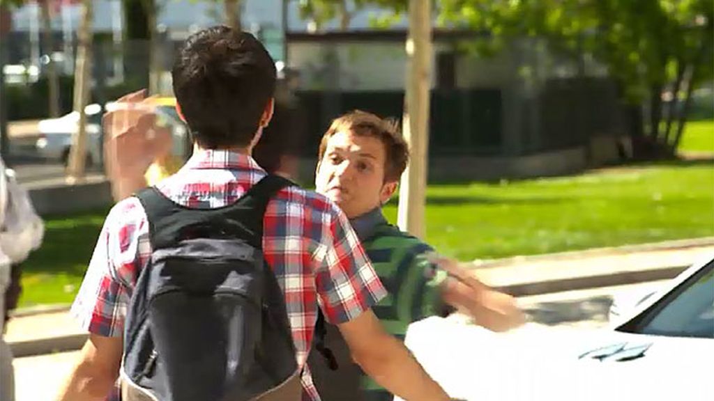 La abuela de Jacobo descubre al mejor amigo de su nieto saliendo con Lidia