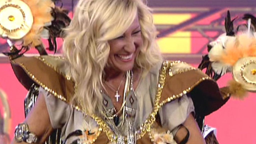 Sálvame se arrodilla ante Rosa Benito