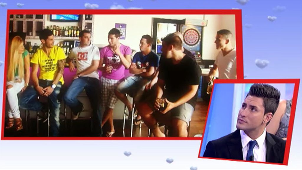 Ainhoa, una más entre los amigos de Erik